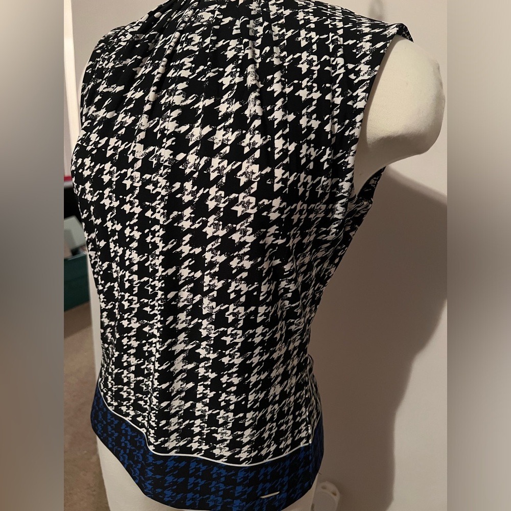 Calvin Klein Women’s Small Houndstooth Sleeveless Blouse